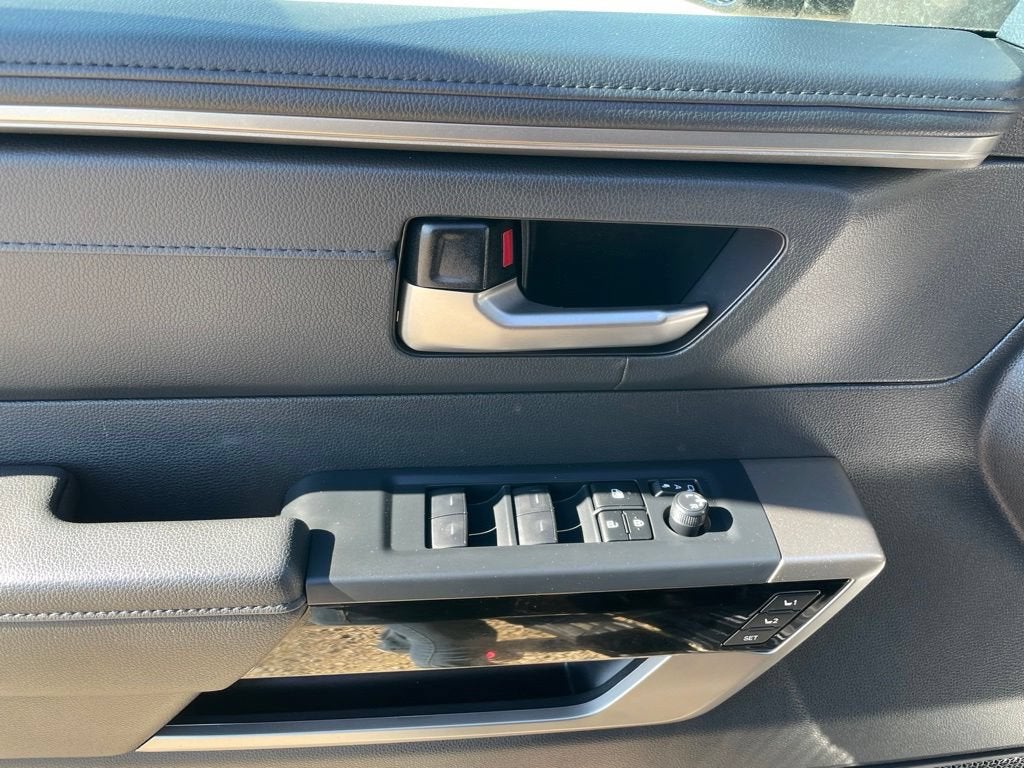 2025 Toyota Tundra 4WD SR5