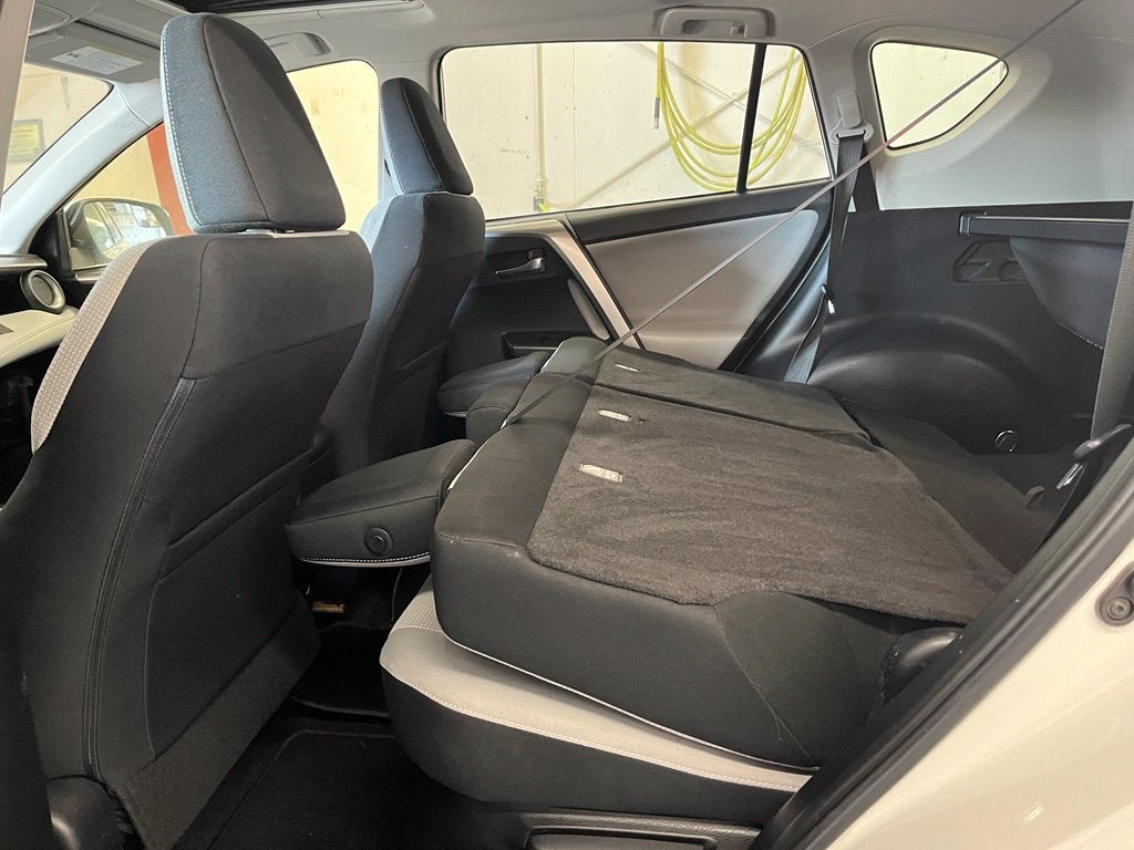 2017 Toyota RAV4 Hybrid XLE