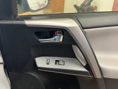 2017 Toyota RAV4 Hybrid XLE