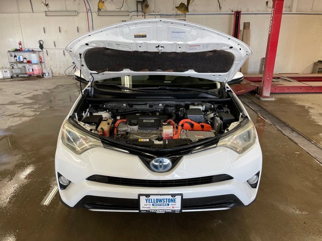 2017 Toyota RAV4 Hybrid XLE